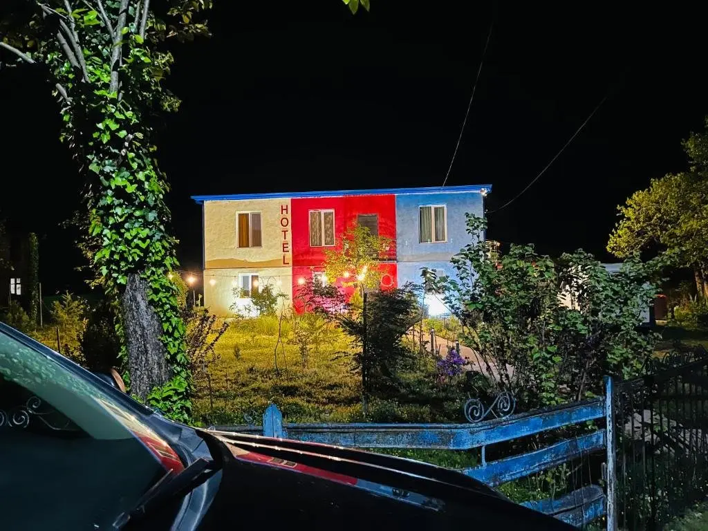 Мартвили: Novel House