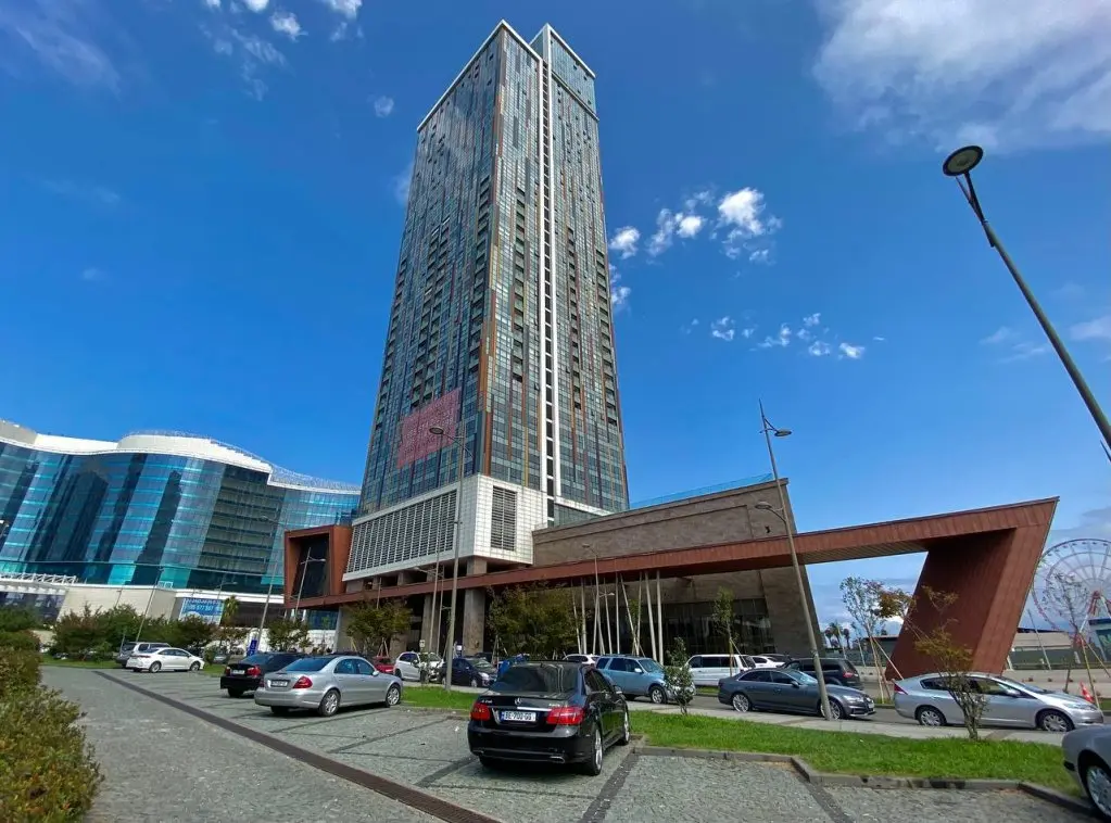 Батуми: Апартаменты в центре Батуми 50 метров от моря, Porta Tower