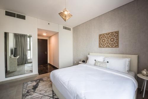 Дубай: Fantastay Sparkle Tower High floor with full Marina views