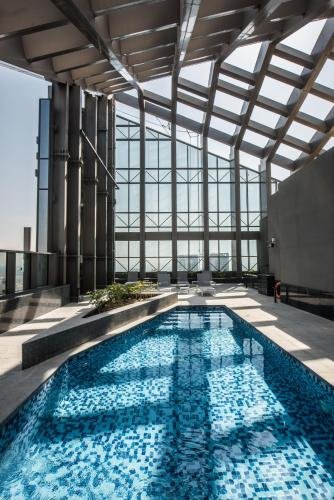 Дубай: Fantastay Sparkle Tower High floor with full Marina views