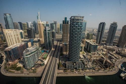 Дубай: Fantastay Sparkle Tower High floor with full Marina views