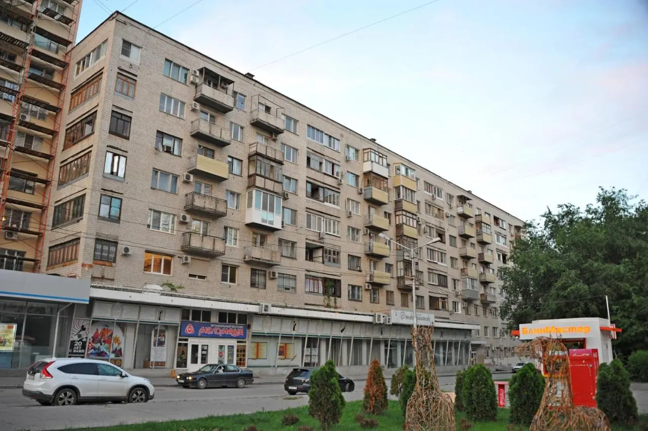 Волгоград: Однокомнатная квартира на Ленина 6