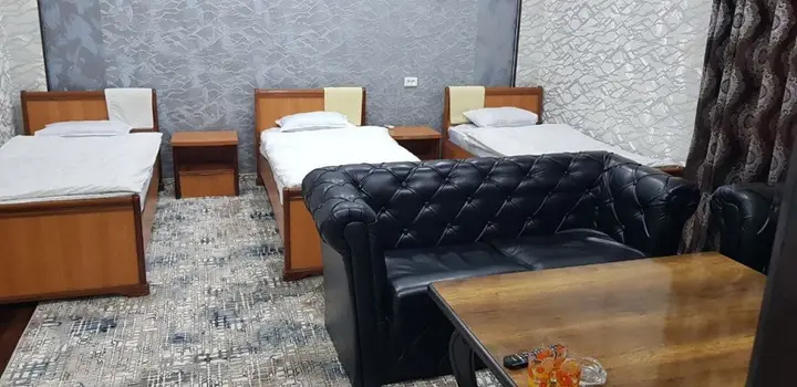 Пап: Ramz Hostel