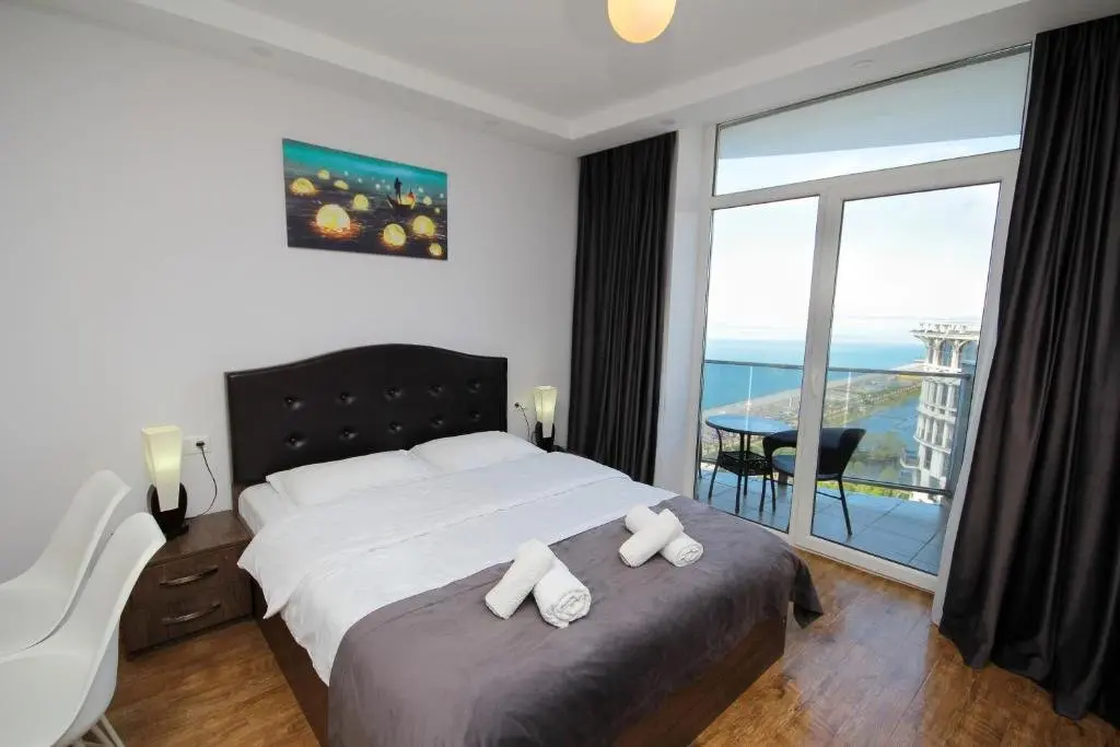 Батуми: Sea to sky beachfront studio apartment with stunning sea views in Batumi
