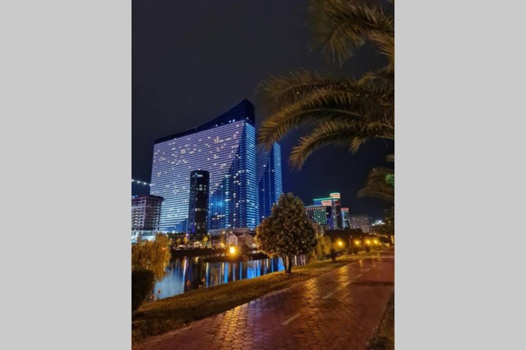 Батуми: Luxury ApartHotel in ORBI CITY Sea View