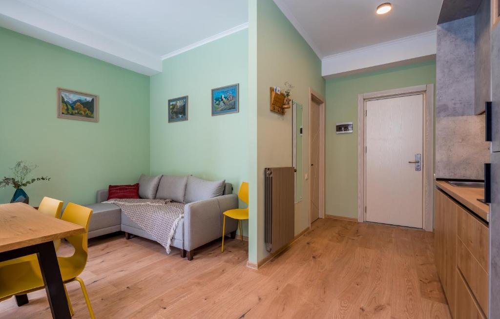 Гудаури: New Gudauri Alpic Apartment with separate bedroom