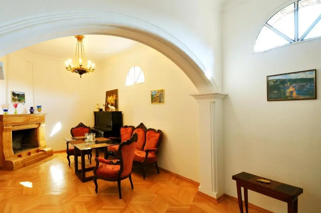Тбилиси: Vorontsov Old Tbilisi