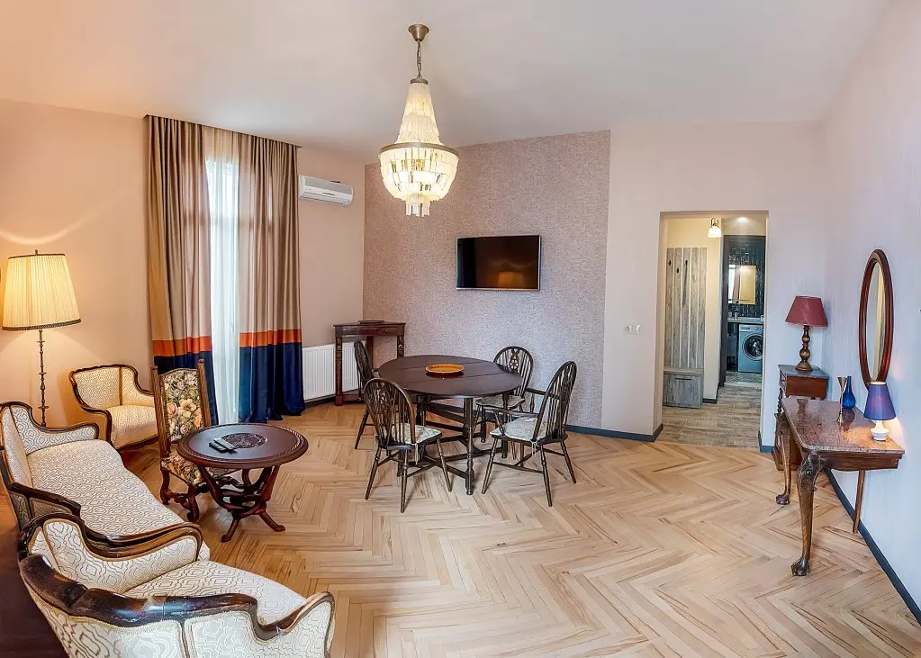 Тбилиси: Апартаменты H&B apartments Eristavi
