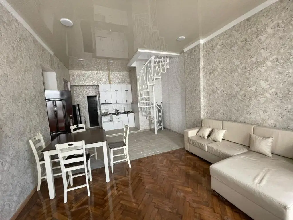 Батуми: Центр города Батуми Apartment Rustaveli 13