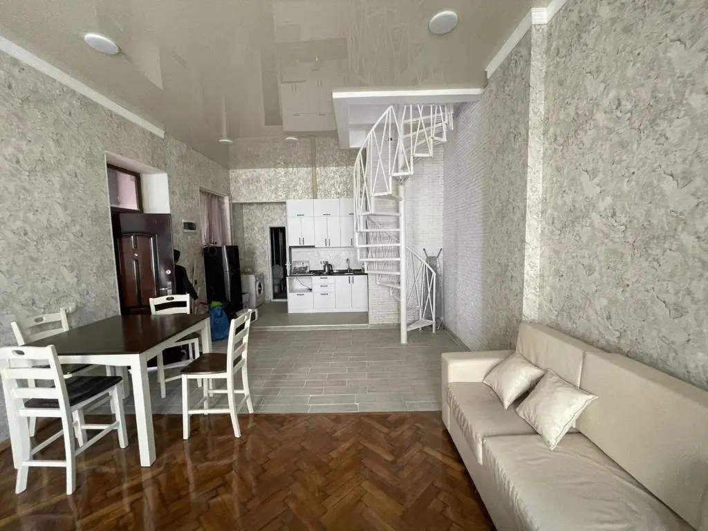 Батуми: Центр города Батуми Apartment Rustaveli 13