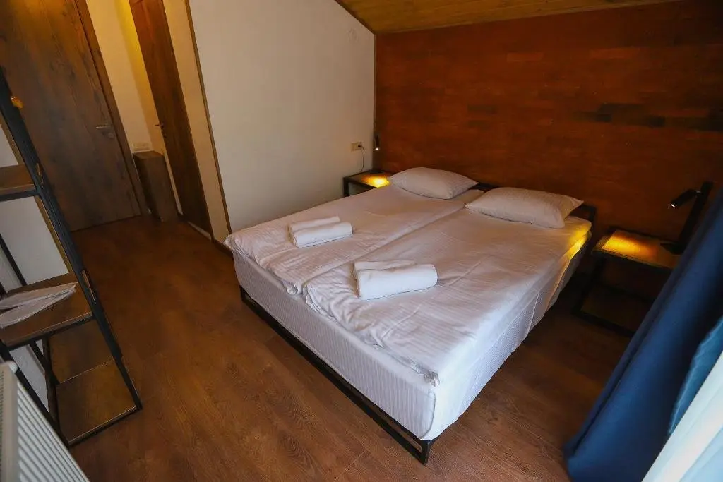 Степанцминда: Sno Inn Kazbegi