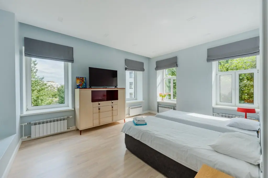 Санкт-Петербург: Апартаменты a.m. Rooms Petrovskiy Apartments с видом на реку
