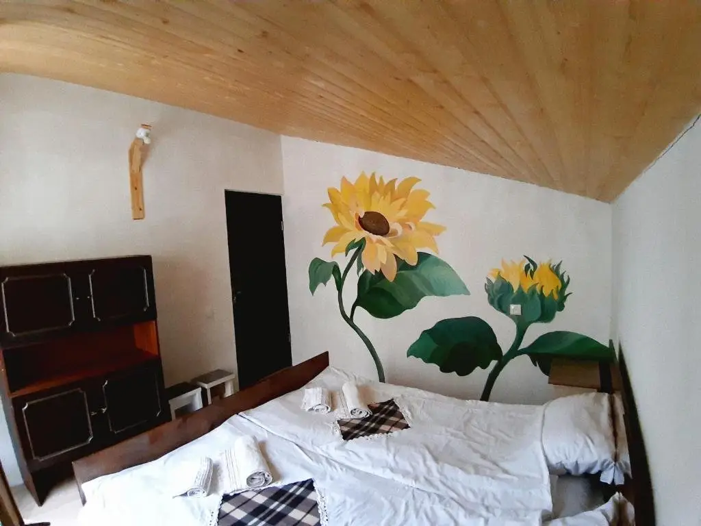 Амбролаури: Muse House