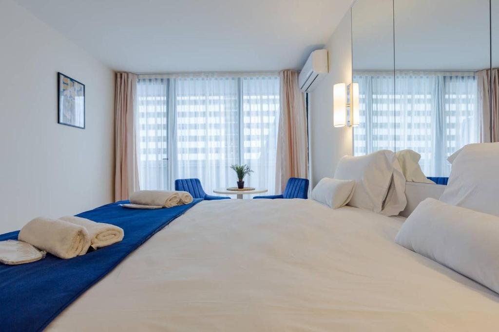 Батуми: Sea View Apartment with balcony in the center of Batumi