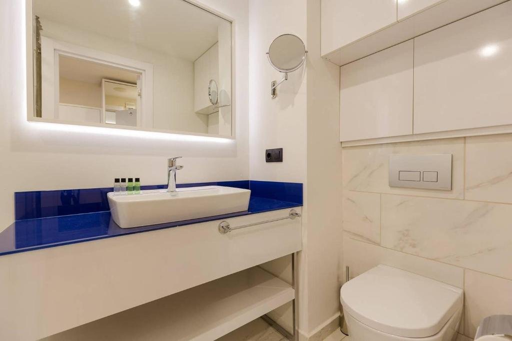 Батуми: Sea View Apartment with balcony in the center of Batumi