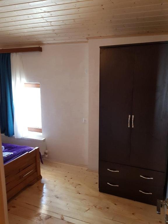 Гудаури: Ski Lift apt. White way