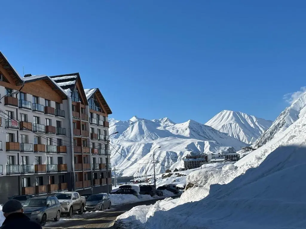 Гудаури: Stuning Views on Mountains, Gudauri