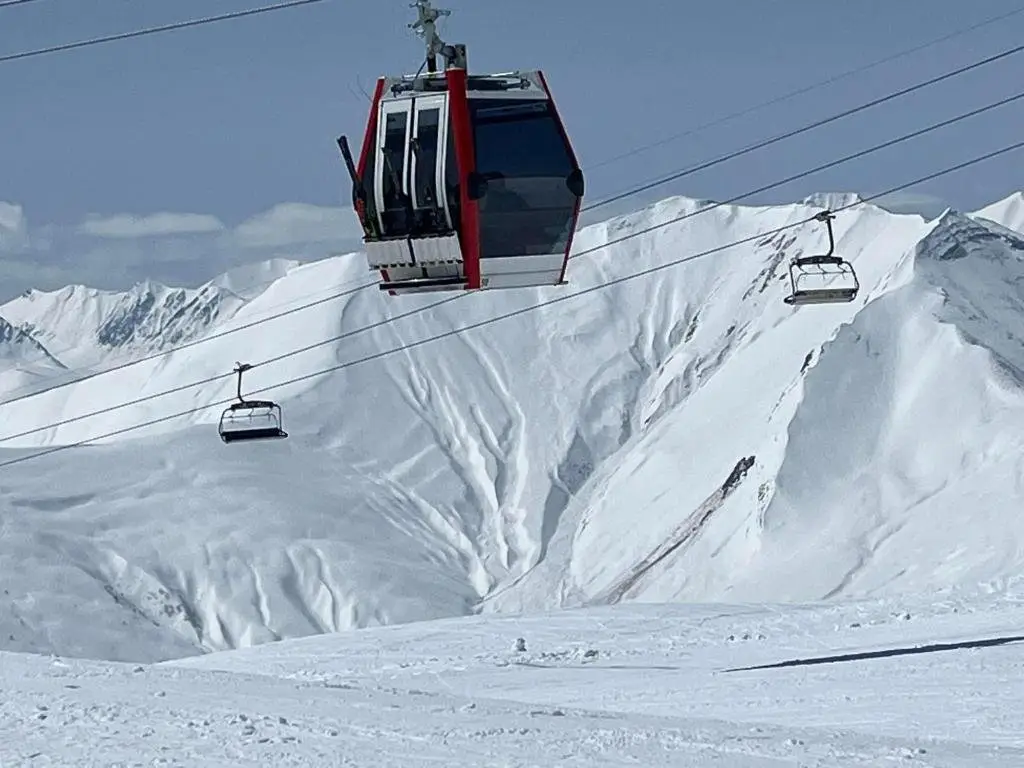 Гудаури: Stuning Views on Mountains, Gudauri