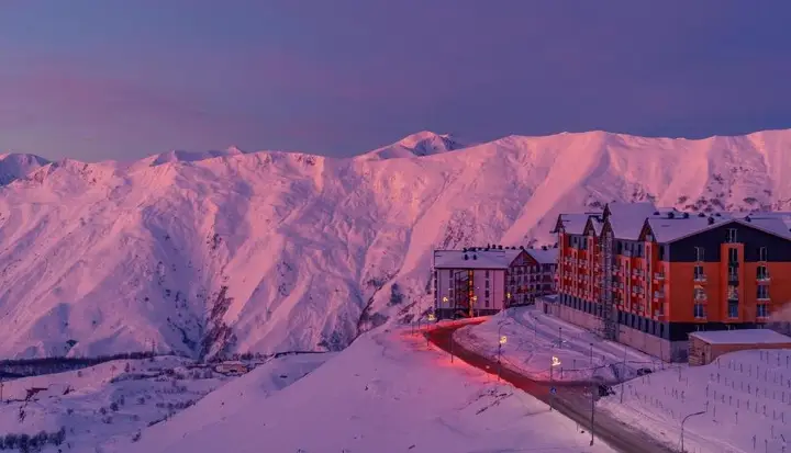 Гудаури: Touch the Mountains Twins Hotel New Gudauri
