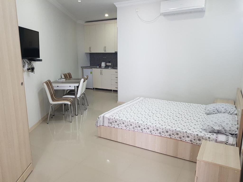 Батуми: Apartment in Front of McDonald's