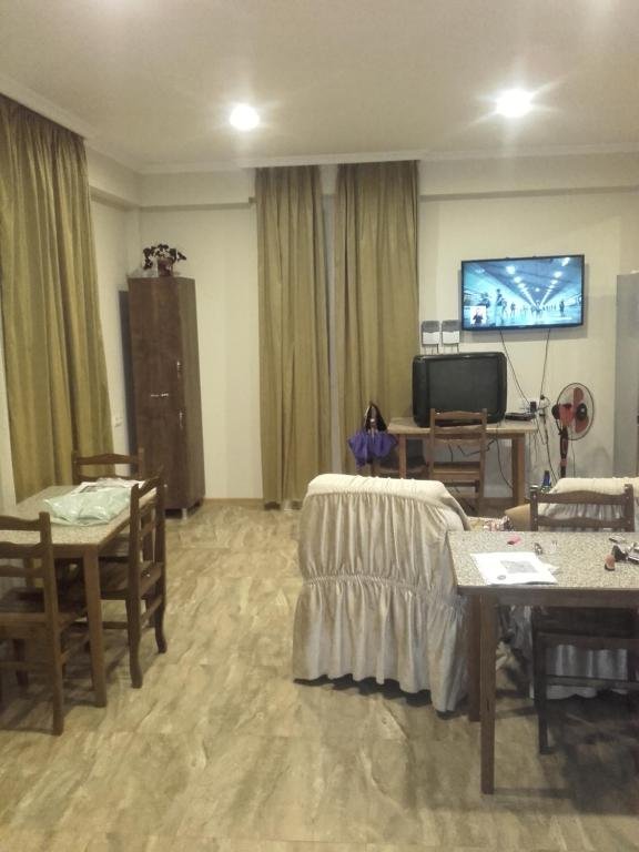Уреки: Nine rooms
