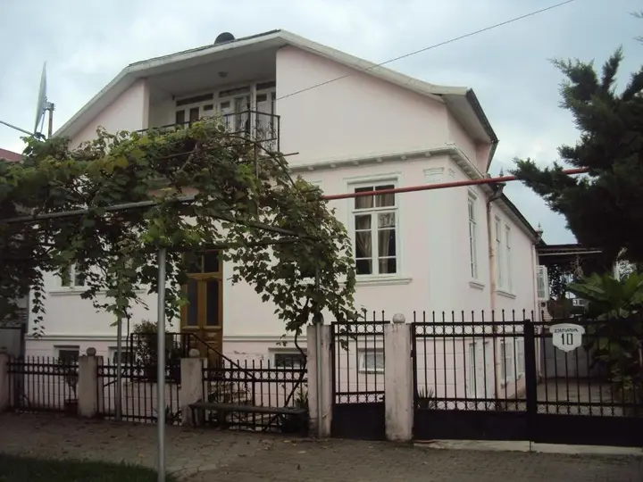 Кобулети: Zura's house