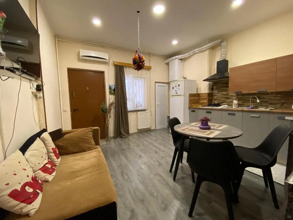 Тбилиси: Downtown-home in the heart of old Tbilisi