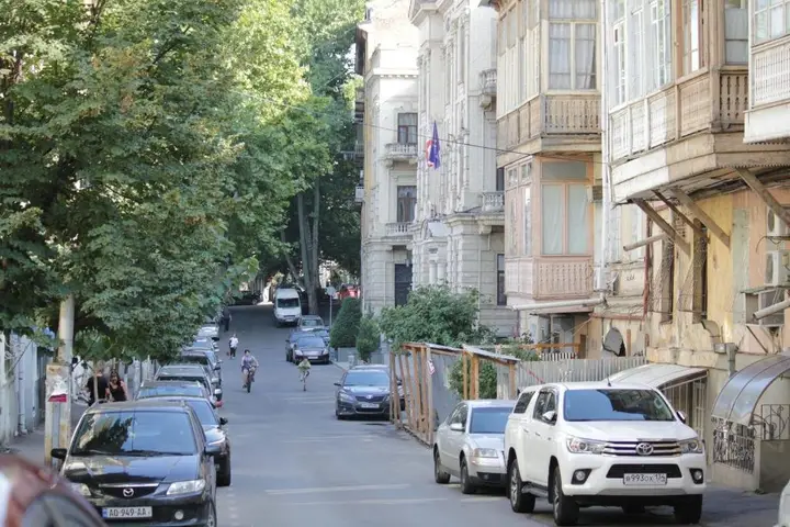 Тбилиси: Downtown-home in the heart of old Tbilisi