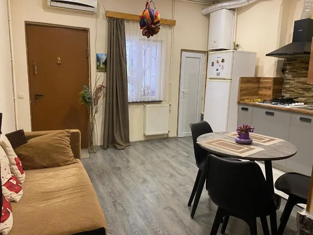 Тбилиси: Downtown-home in the heart of old Tbilisi
