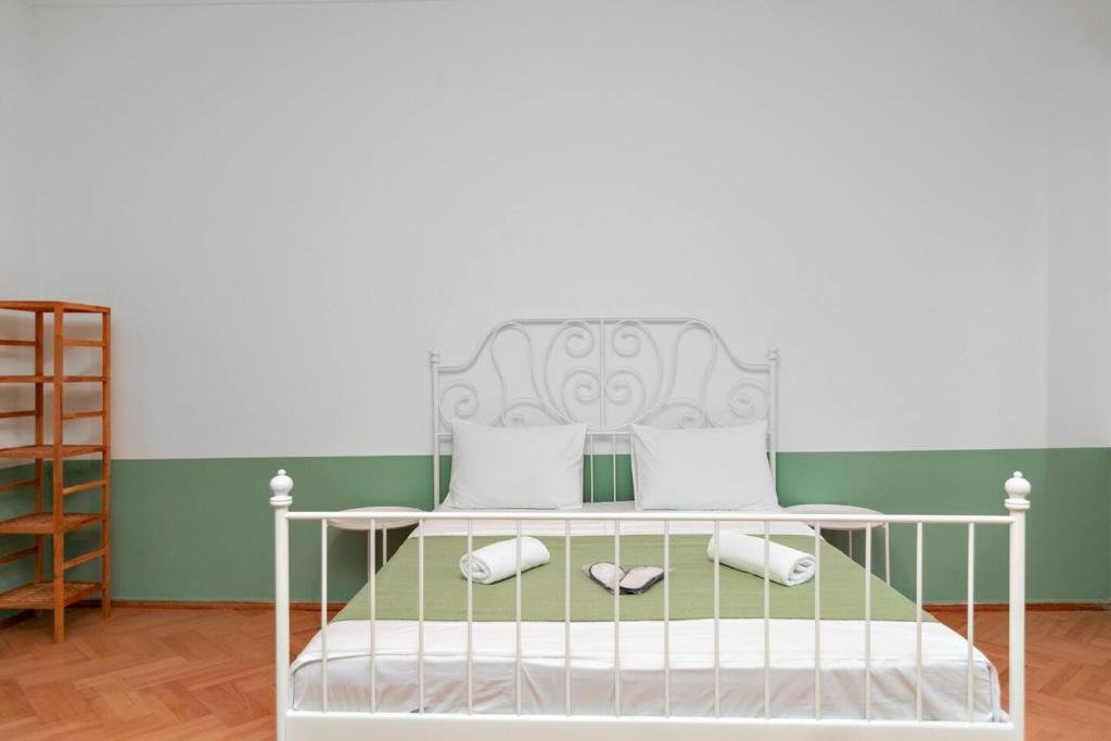 Тбилиси: Cozy &unique 2BR apt in historic part of Tbilisi on Lado Asatiani 60 Street