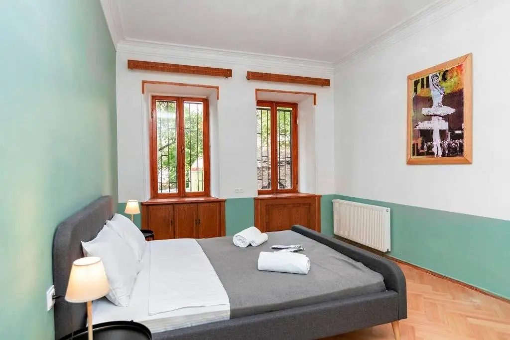 Тбилиси: Cozy &unique 2BR apt in historic part of Tbilisi on Lado Asatiani 60 Street