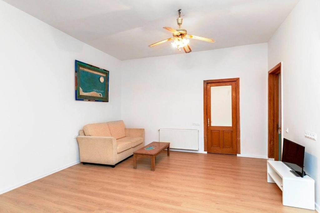 Тбилиси: Cozy &unique 2BR apt in historic part of Tbilisi on Lado Asatiani 60 Street