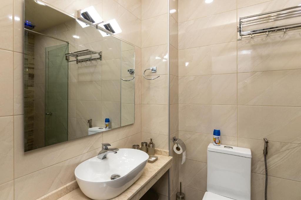 Тбилиси: Golden Room Apartments 04