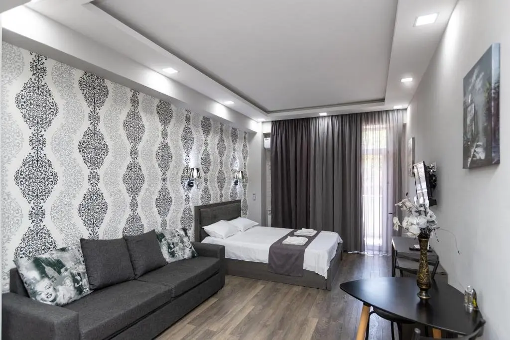 Тбилиси: Golden Room Apartments 04