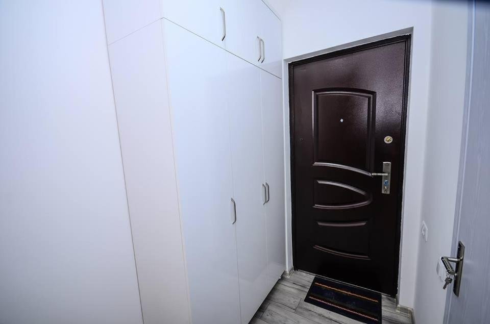 Батуми: Pirosmani Street 18a