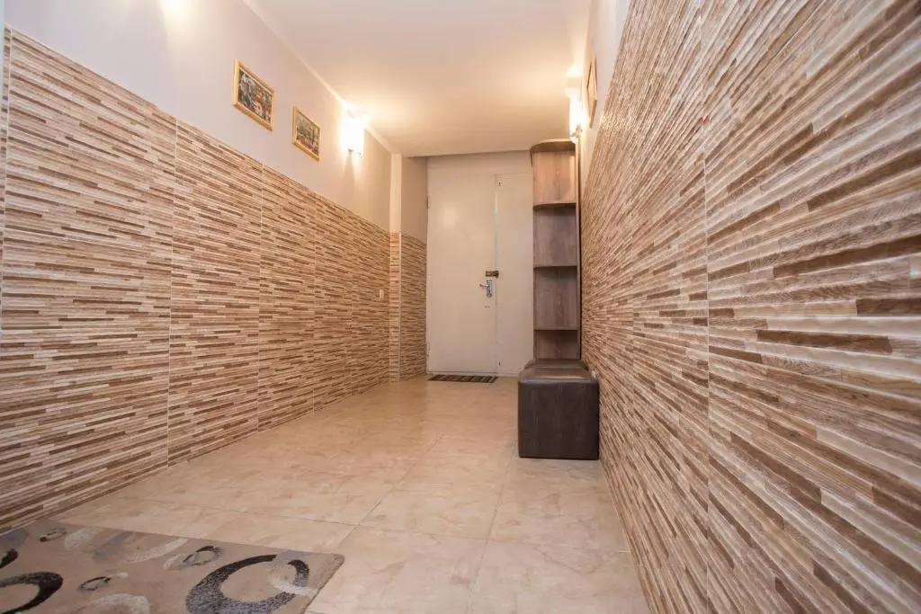 Тбилиси: Old Fashioned 2BR Apartment 5 min to Rustaveli ave