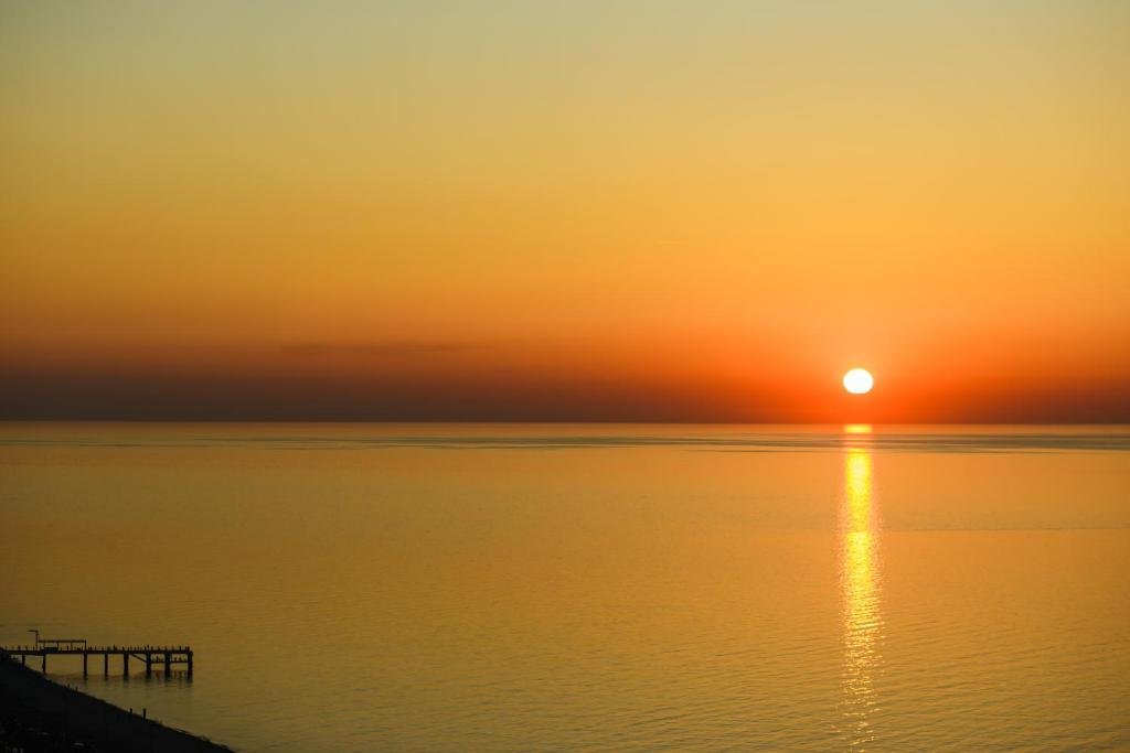 Батуми: Gorgeous sunset 22 Orbi Residence