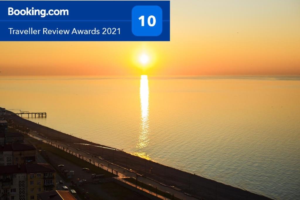 Батуми: Gorgeous sunset 22 Orbi Residence