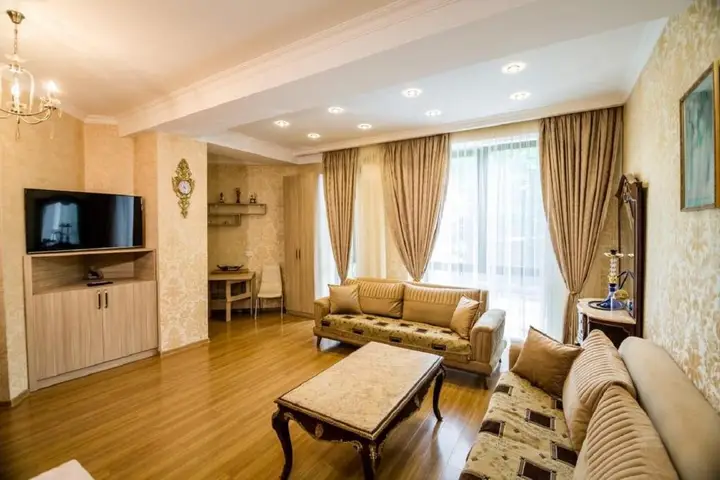 Тбилиси: Apartment at metro 300 Aragveli