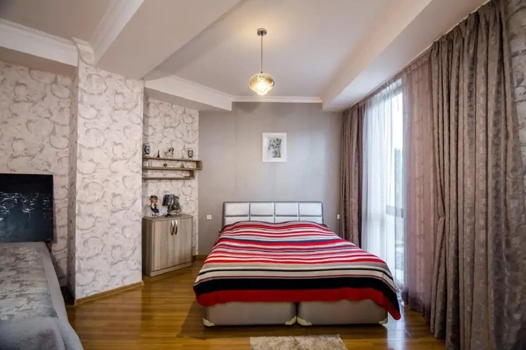 Тбилиси: Apartment at metro 300 Aragveli