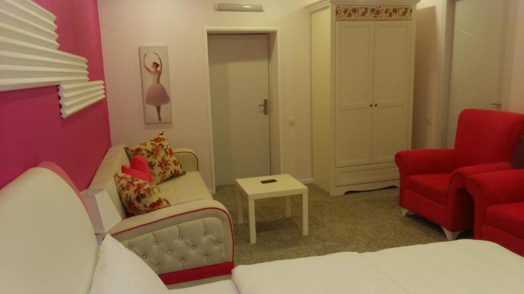 Тбилиси: Pink Apartment near Airport