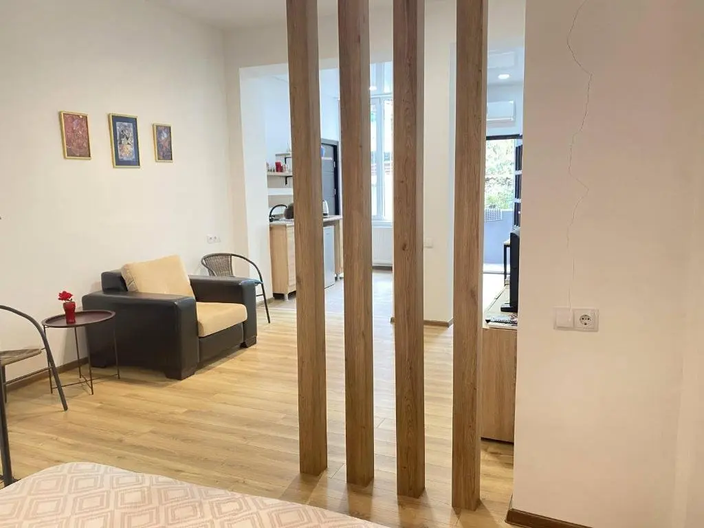 Тбилиси: City Center Apart with Garden AC Near Metro
