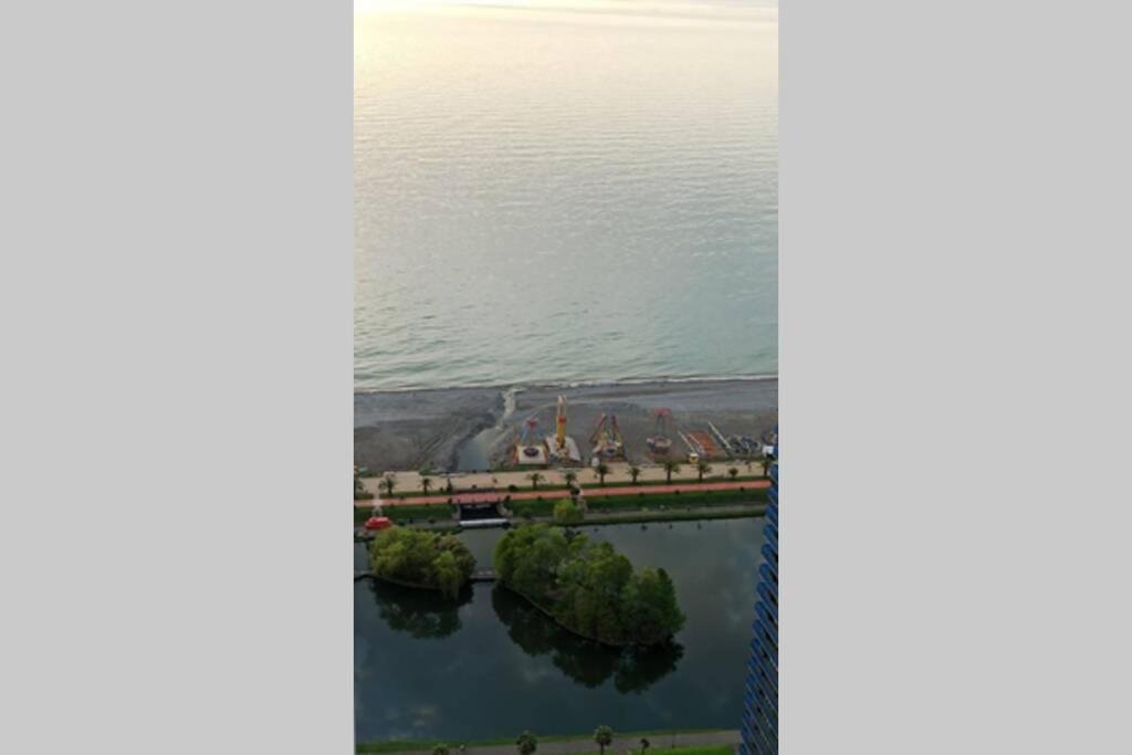 Батуми: Apart Hotel ORBI CITY Twin Towers 49 th floor