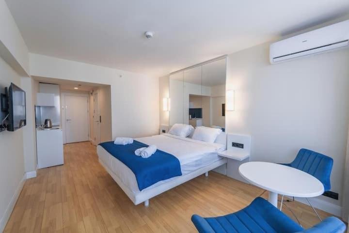Батуми: Sea view apart-hotel ORBI TWIN TOWERS 1413