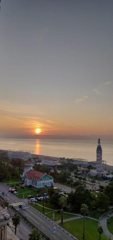 Батуми: Sea view hotel apartment orbi city1006.
