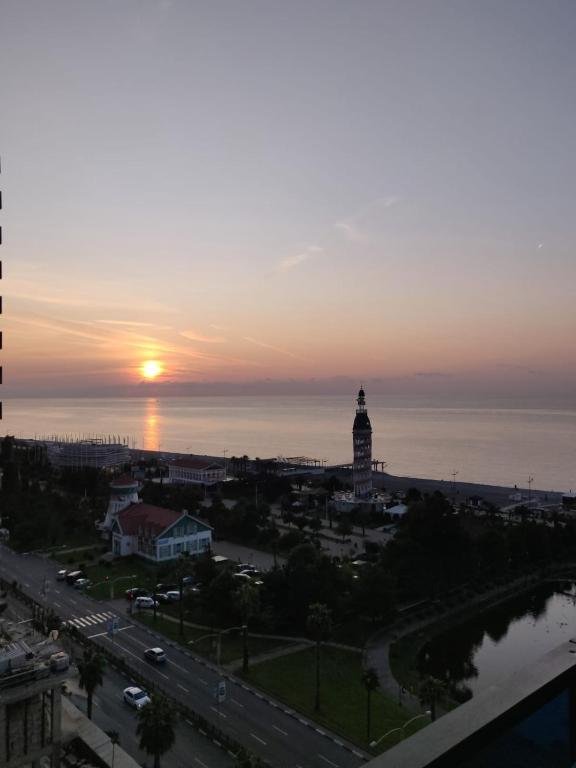 Батуми: Sea view hotel apartment orbi city1006.
