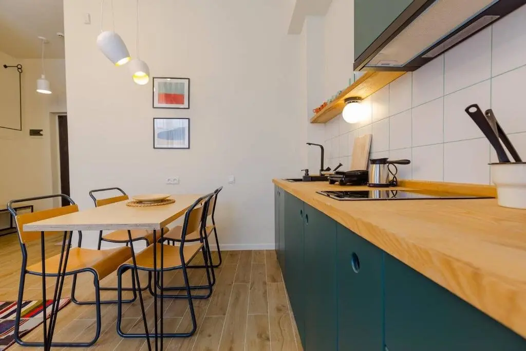 Батуми: Colorful And Cozy 1br. Apt. Near the Sea