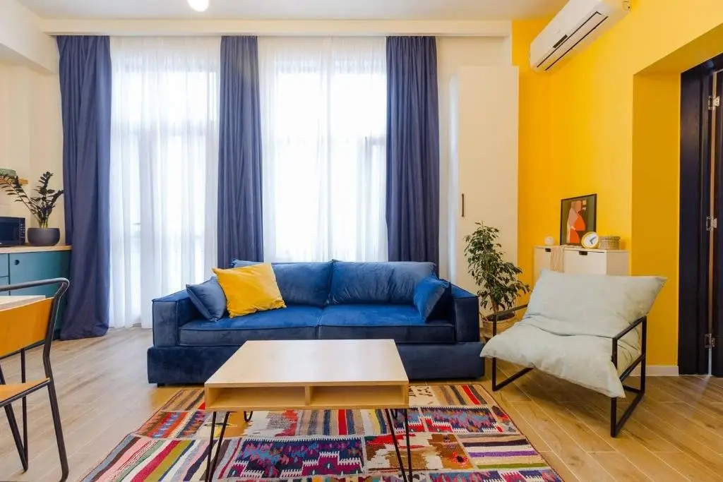 Батуми: Colorful And Cozy 1br. Apt. Near the Sea
