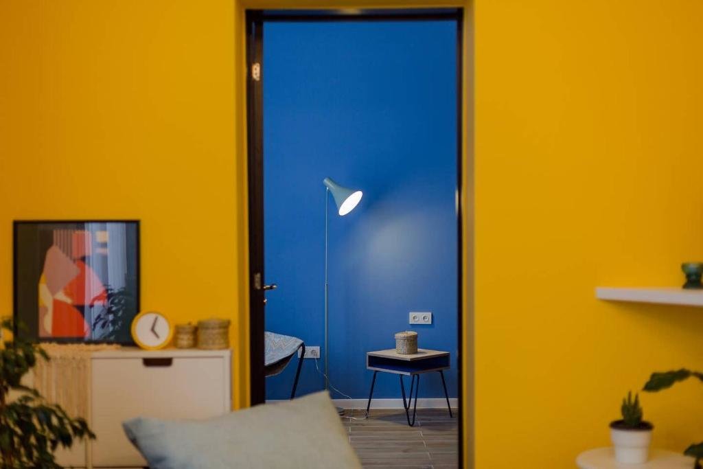 Батуми: Colorful And Cozy 1br. Apt. Near the Sea