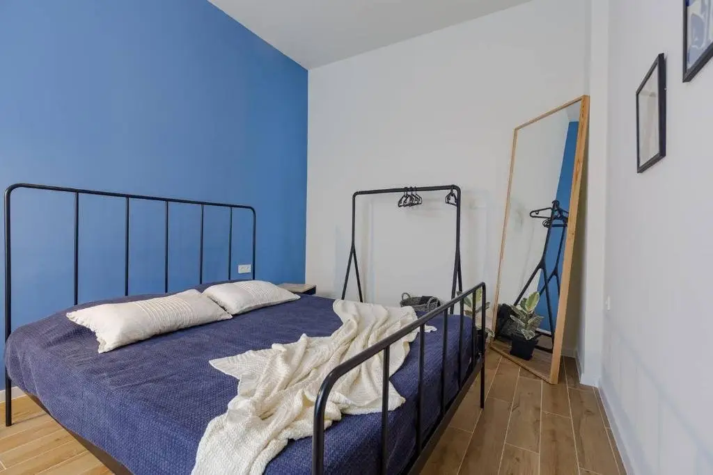 Батуми: Colorful And Cozy 1br. Apt. Near the Sea